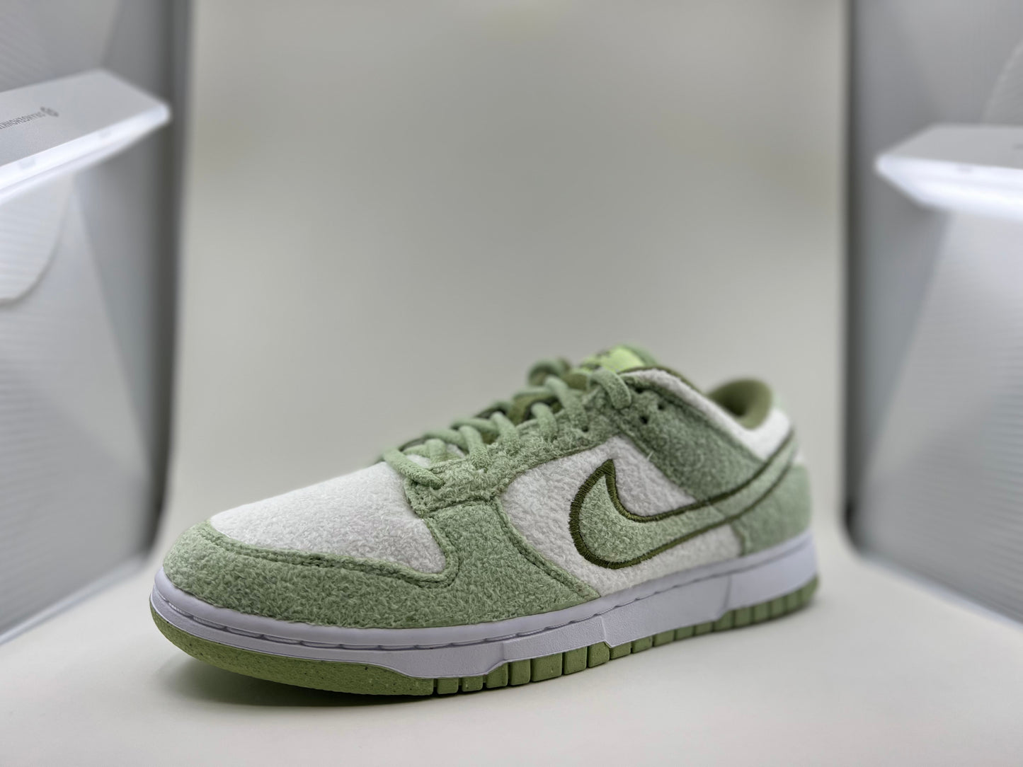 Wmns Nike Dunk Low SE Fleece Pack “Honeydew”